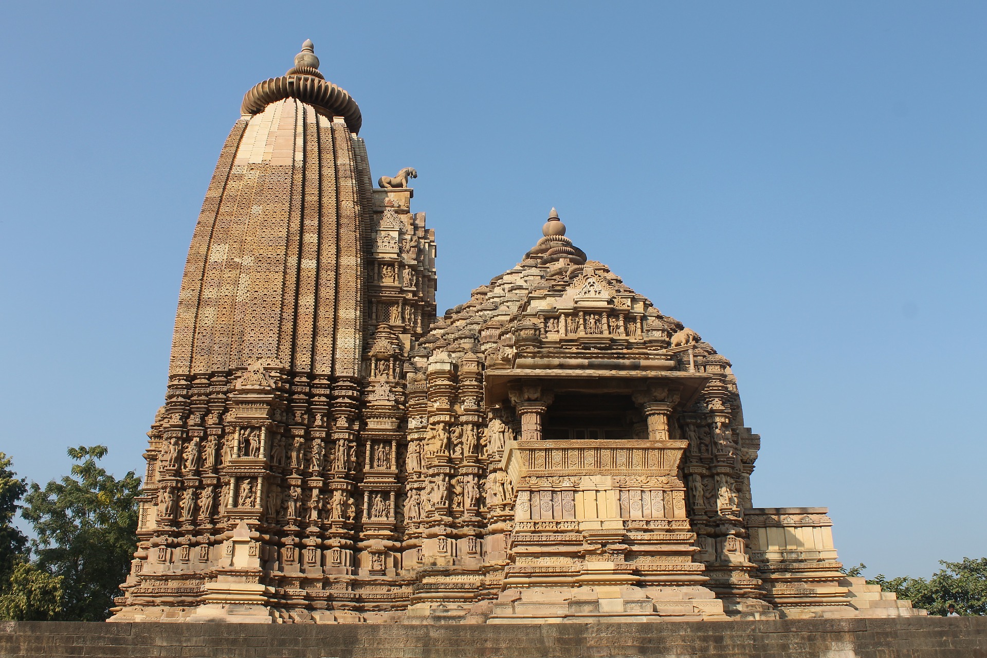 Best hotels to accommodate during khajuraho tour
