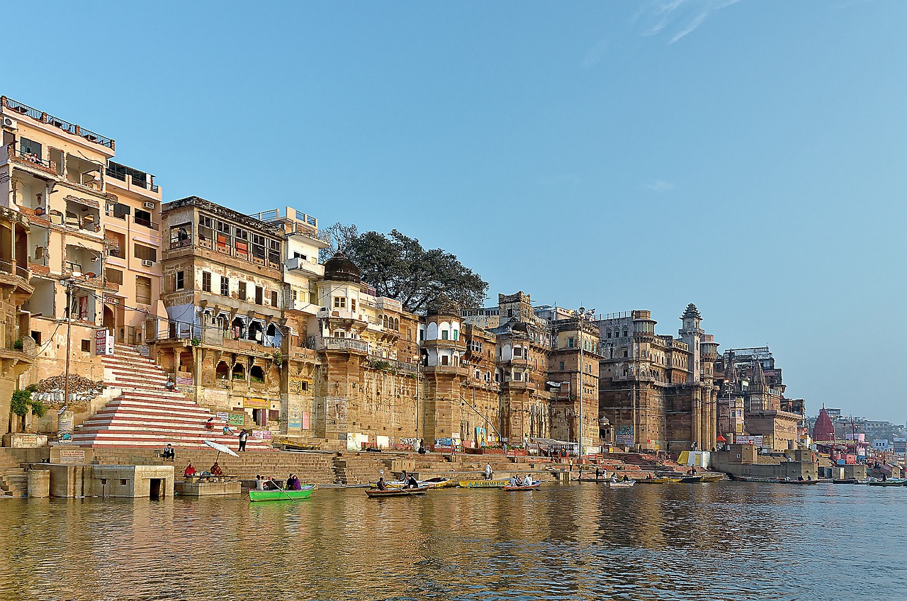 10 Reasons why varanasi should be your next holiday destination